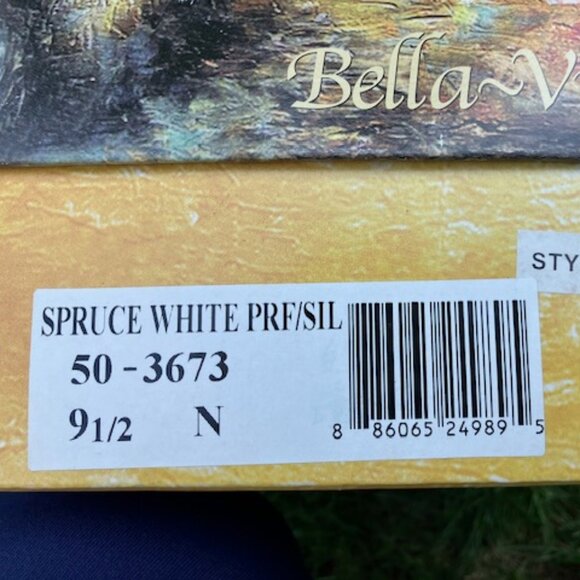 Bella Vita flats white 9.5 N - Picture 2 of 2